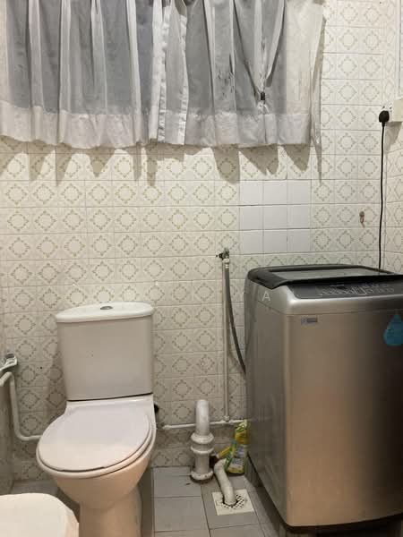 8 jln pelatina, , Room Rental, 300 sqft, Detached House For Rent, by Alvin Yap, 60002228 - Bathroom - PropertyGuru.com.sg