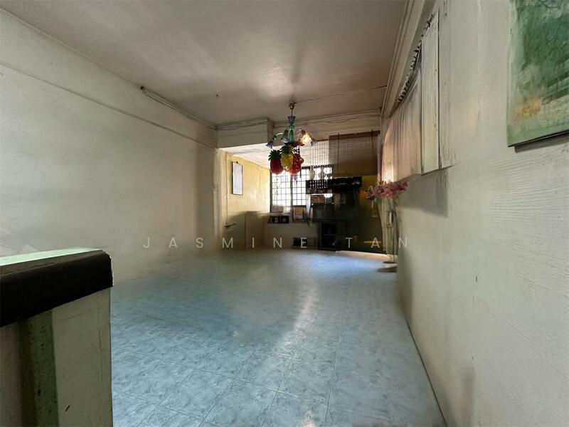 214 Jurong East Street 21, 214 Jurong East Street 21, 1,614 sqft, Shop / Shophouse For Sale, by Jasmine Tan, 60002450 - 3Bedroom LIving - CommercialGuru.com.sg