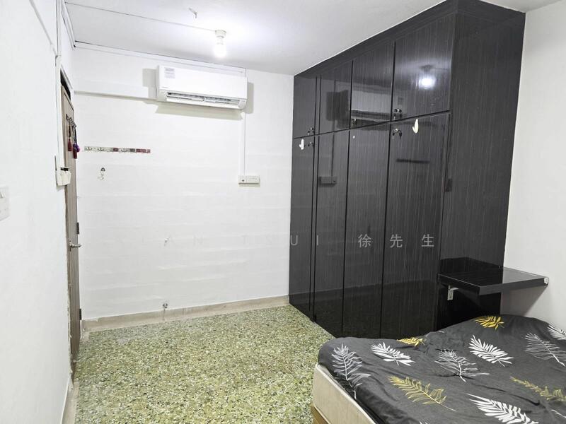 For Rent - 2 Beach Road