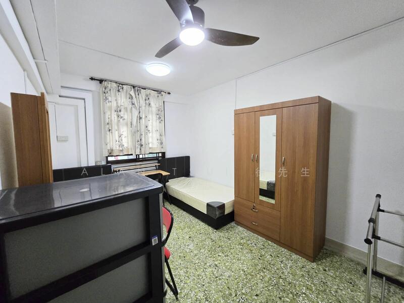 For Rent - 2 Beach Road