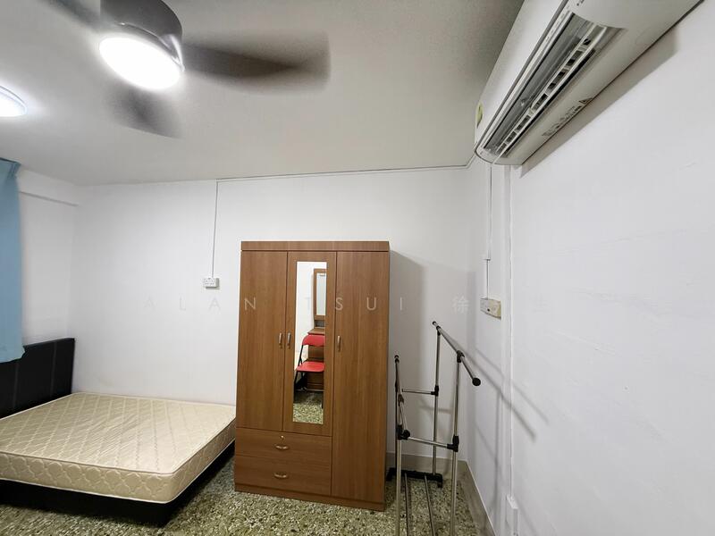 For Rent - 2 Beach Road