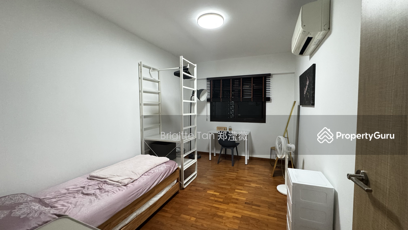 Bedroom w Aircon