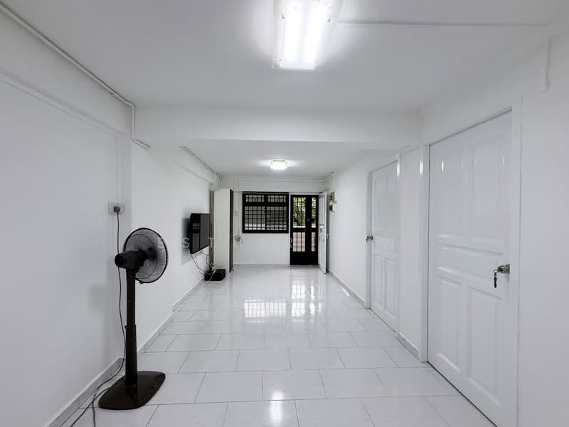 53 Sims Place, 53 Sims Place, 3 Bedrooms, 700 sqft, HDB Flat For Rent, by Esther Tan, 60002960 - Hallway - PropertyGuru.com.sg