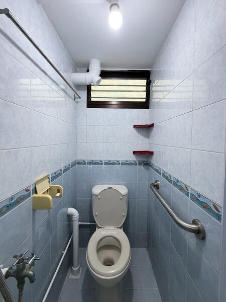 53 Sims Place, 53 Sims Place, 3 Bedrooms, 700 sqft, HDB Flat For Rent, by Esther Tan, 60002960 - Bathroom - PropertyGuru.com.sg