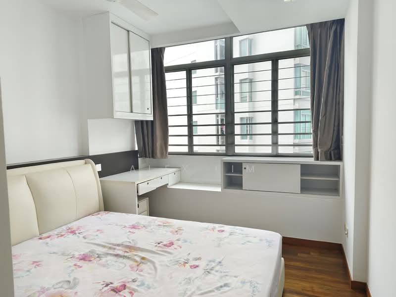 The Lakeshore, 33 Jurong West Street 41, 3 Bedrooms, 1,119 sqft, Condominium For Rent, by Alex Lim, 60002966 - Bedroom - PropertyGuru.com.sg