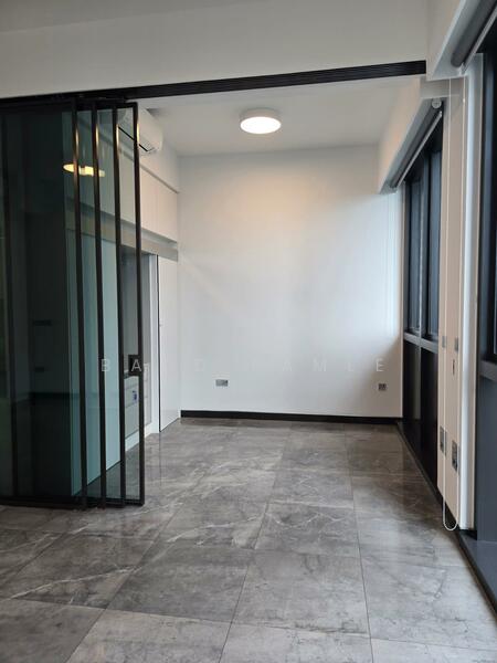Bedroom (semi-closed partition)