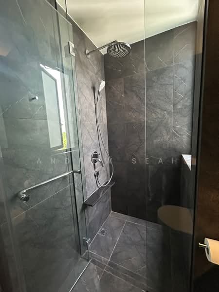 Hyll on Holland, 89 Holland Road, 2 Bedrooms, 656 sqft, Condominium For Rent, by Andrew Seah, 60003041 - Bathroom - PropertyGuru.com.sg