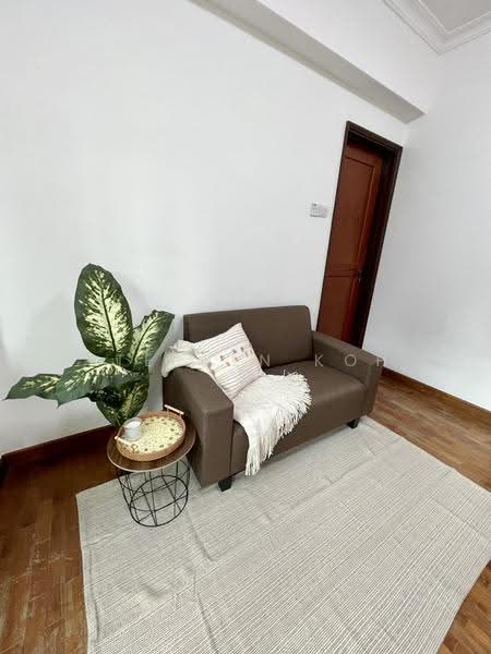 Emerald Garden, 33 Club Street, Boat Quay / Raffles Place / Marina, Room Rental, 150 sqft, Condominium For Rent, by Stephen Koh, 60003086 - Living Room - PropertyGuru.com.sg