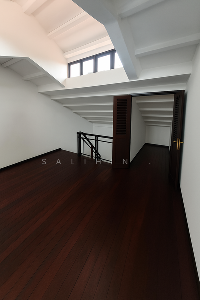 Kampong Glam Shop House, 660 North Bridge Road, Beach Road / Bugis / Rochor, 1,130 sqft, Shop / Shophouse For Rent, by Salihin ., 60003102 - Stairs - CommercialGuru.com.sg