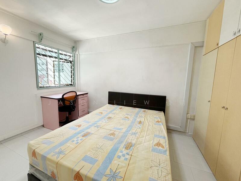 135 Yishun Street 11, 135 Yishun Street 11, 2 Bedrooms, 721 sqft, HDB Flat For Rent, by Jason Liew 俊明, 60003168 - Bedroom - PropertyGuru.com.sg