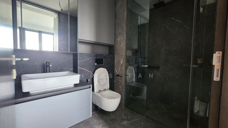 Irwell Hill Residences, 6 Irwell Hill, 2 Bedrooms, 667 sqft, Condominium For Rent, by Chris Tan, 60003222 - Bathroom - PropertyGuru.com.sg