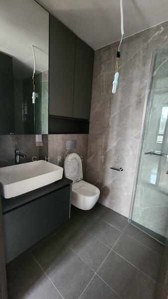 Irwell Hill Residences, 6 Irwell Hill, 2 Bedrooms, 667 sqft, Condominium For Rent, by Chris Tan, 60003222 - Bathroom - PropertyGuru.com.sg