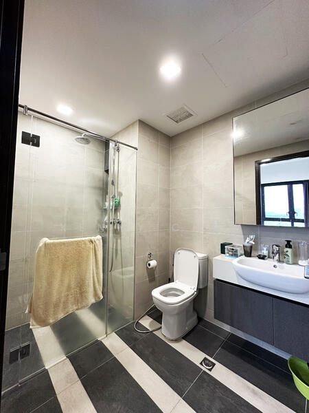 Parc Riviera, 101 West Coast Vale, 2 Bedrooms, 646 sqft, Condominium For Rent, by Kenny Chew, 60003306 - Bathroom - PropertyGuru.com.sg