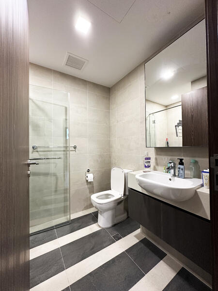 Parc Riviera, 101 West Coast Vale, 2 Bedrooms, 646 sqft, Condominium For Rent, by Kenny Chew, 60003306 - Bathroom - PropertyGuru.com.sg