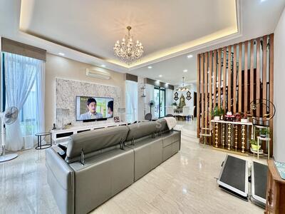 For Sale - Limau Estate's Full Ensuite 3 Storey Semi-Detached