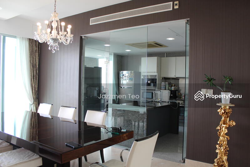 Kitchen entrance 