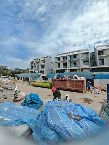 Pollen Collection Terraced House For Sale at S$ 4,380,000 | PropertyGuru Singapore - Exterior