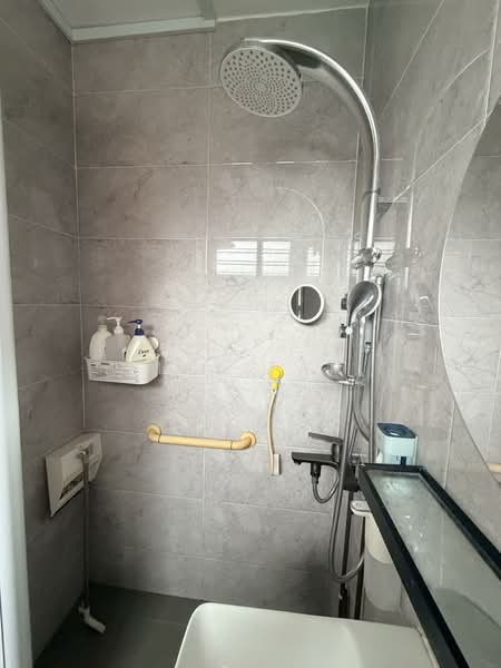 9 Toh Yi Drive, 9 Toh Yi Drive, Room Rental, 120 sqft, HDB Flat For Rent, by May Tan, 60003658 - Bathroom - PropertyGuru.com.sg