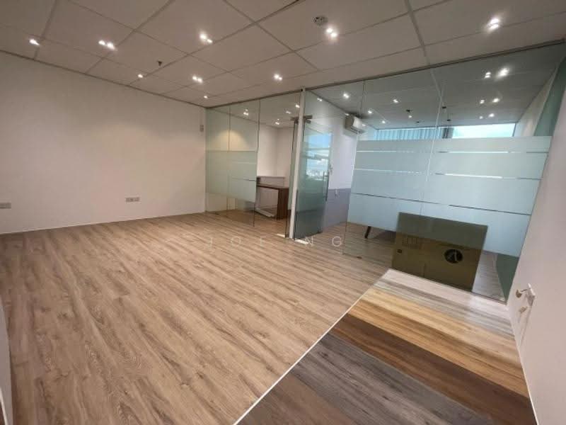 Wcega Tower, 21 Bukit Batok Crescent, Dairy Farm / Bukit Panjang / Choa Chu Kang, 1,184 sqft, Light Industrial (B1) For Sale, by Joe Ng, 60003702 - CommercialGuru.com.sg