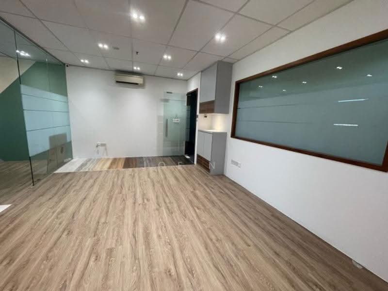 Wcega Tower, 21 Bukit Batok Crescent, Dairy Farm / Bukit Panjang / Choa Chu Kang, 1,184 sqft, Light Industrial (B1) For Sale, by Joe Ng, 60003702 - CommercialGuru.com.sg