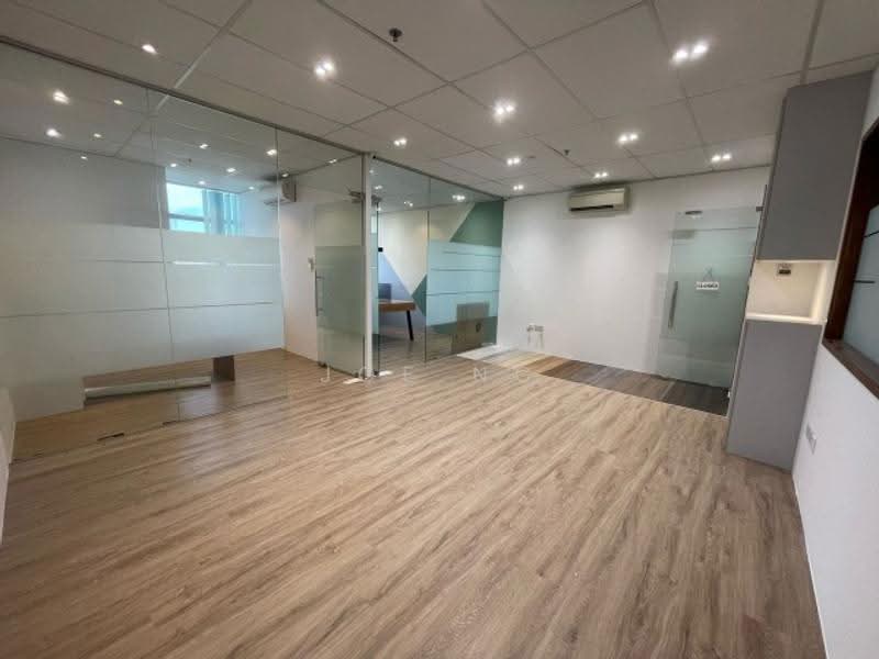 Wcega Tower, 21 Bukit Batok Crescent, Dairy Farm / Bukit Panjang / Choa Chu Kang, 1,184 sqft, Light Industrial (B1) For Sale, by Joe Ng, 60003702 - CommercialGuru.com.sg