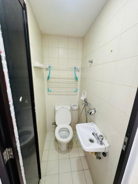 Hillview Regency, 26 Bukit Batok East Avenue 2, Dairy Farm / Bukit Panjang / Choa Chu Kang, 3 Bedrooms, 1,119 sqft, Condominium For Rent, by Angelin Loh, 60003879 - PropertyGuru.com.sg