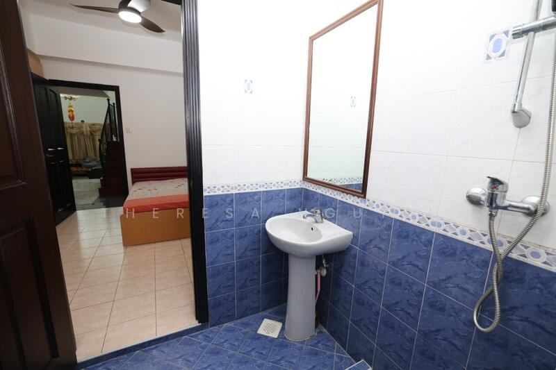 Westwood Park, Westwood Crescent, Room Rental, 100 sqft, Terraced House For Rent, by Theresa Nguyen, 60003978 - Bathroom - PropertyGuru.com.sg