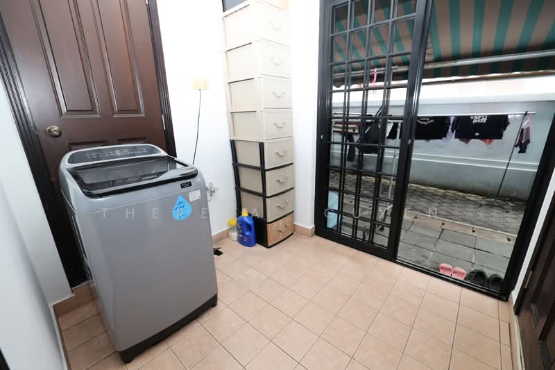 Westwood Park, Westwood Crescent, Room Rental, 100 sqft, Terraced House For Rent, by Theresa Nguyen, 60003978 - Laundry Room - PropertyGuru.com.sg