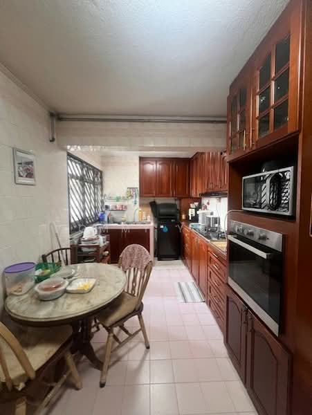 458 Ang Mo Kio Avenue 10 HDB Flat For Sale at S$ 749,000 | PropertyGuru Singapore - Kitchen