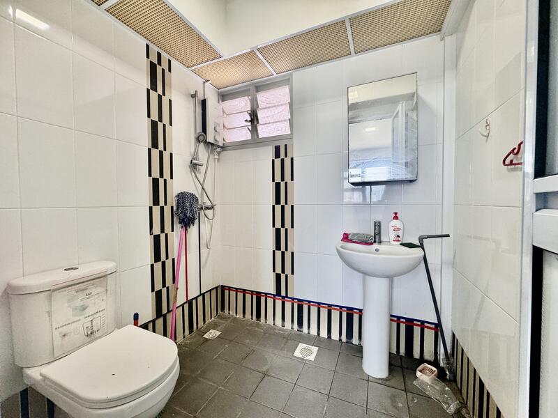 10A Bendemeer Light, 10A Bendemeer Road, 2 Bedrooms, 732 sqft, HDB Flat For Rent, by Charles Tai Wei Siang, 60004177 - Bathroom - PropertyGuru.com.sg