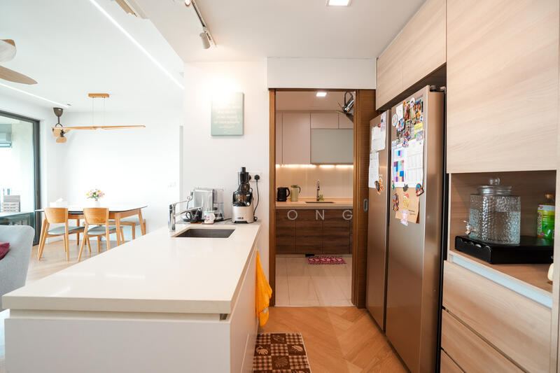 The Topiary Executive Condominium For Sale at S$ 2,250,000 | PropertyGuru Singapore - Kitchen