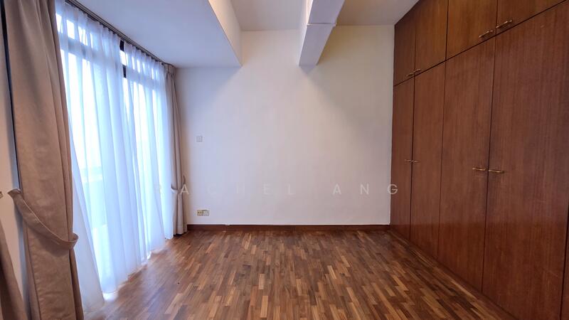 Bedroom 4 (Upp level)