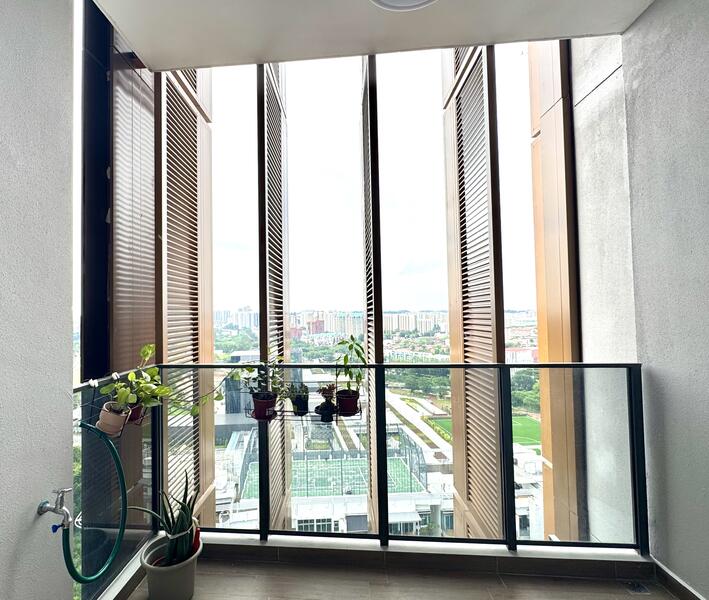 Midwood, 10 Hillview Rise, 1 Bedroom, 549 sqft, Condominium For Rent, by Faith Tan, 60004339 - Balcony - PropertyGuru.com.sg