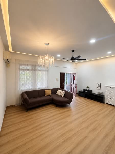 Sunrise Villa, 1 Sunrise Drive, 4 Bedrooms, 2,160 sqft, Terraced House For Rent, by Chester Lum, 60004471 - Living Room - PropertyGuru.com.sg
