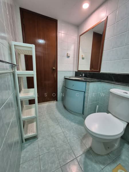 Summerdale, 2 Boon Lay Drive, Room Rental, 150 sqft, Condominium For Rent, by Nelson Chew, 60004634 - Bathroom - PropertyGuru.com.sg