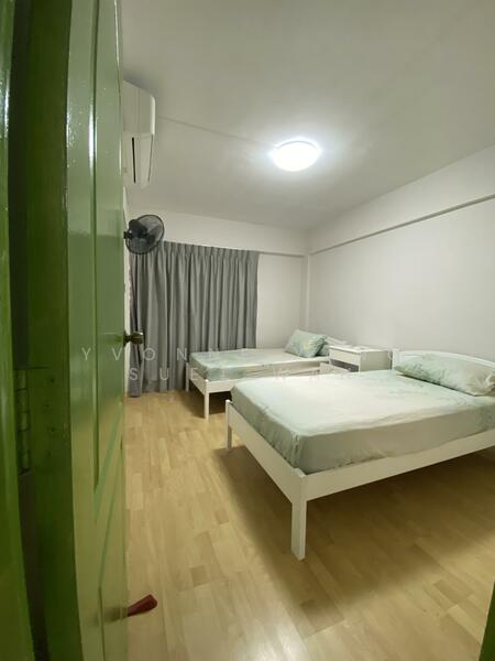 406 Hougang Avenue 10 HDB Flat For Sale at S$ 680,000 | PropertyGuru Singapore - Bedroom