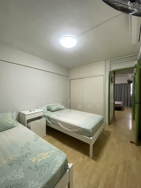 406 Hougang Avenue 10 HDB Flat For Sale at S$ 680,000 | PropertyGuru Singapore - Bedroom