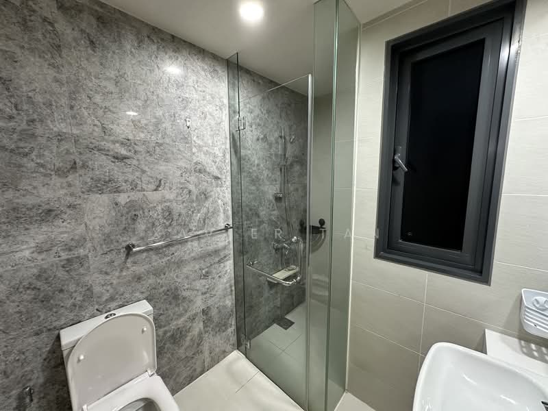 The Lakefront Residences, 42 Lakeside Drive, 3 Bedrooms, 1,001 sqft, Condominium For Rent, by Xavier Tan, 60004817 - Bathroom - PropertyGuru.com.sg