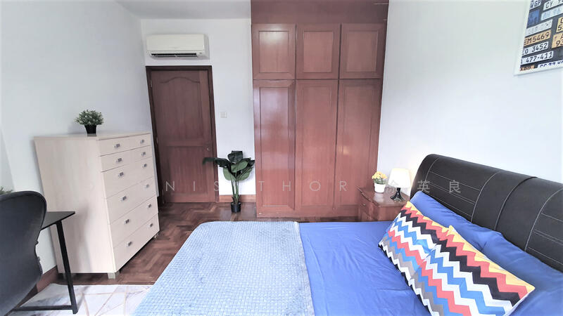 Westcove Condo, 12 West Coast Crescent, 3 Bedrooms, 1,098 sqft, Condominium For Rent, by Dennis Thor 涂英良, 60004837 - Bedroom 2 with built-in wardrobe - PropertyGuru.com.sg