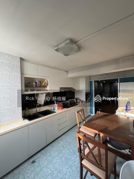 For Sale - 152 Mei Ling Street