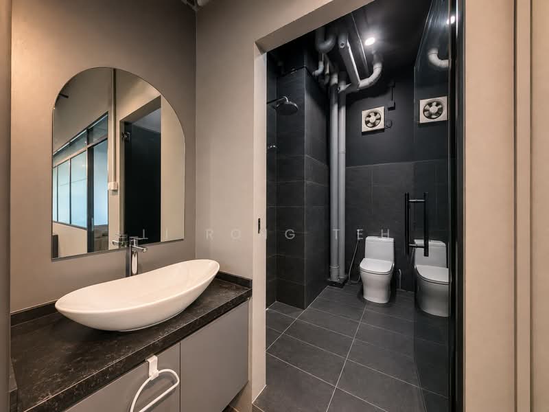 Wcega Tower, 21 Bukit Batok Crescent, Dairy Farm / Bukit Panjang / Choa Chu Kang, 958 sqft, Light Industrial (B1) For Rent, by Li Rong Teh, 60005045 - Bathroom - CommercialGuru.com.sg