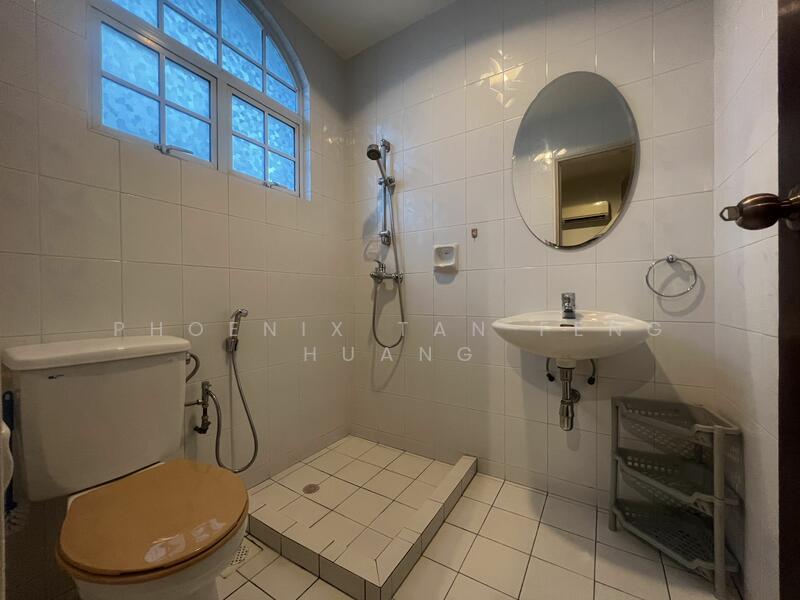 3 Sty 999 Semi-D Near Kovan Mrt , 1 Km To Holy Innocents School, Jalan Arif, Jalan Tani, Poh Huat Road, 6 Bedrooms, 3,600 sqft, Semi-Detached House For Sale, by Phoenix Tan Feng Huang, 60005107 - PropertyGuru.com.sg