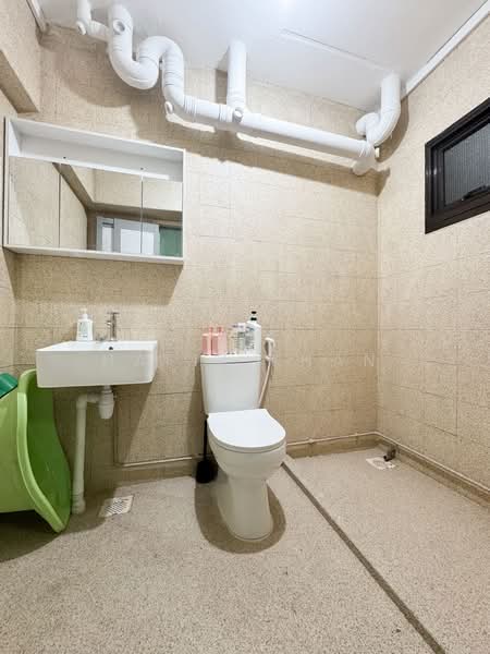 551 Woodlands Drive 44, 551 Woodlands Drive 44, 3 Bedrooms, 1,001 sqft, HDB Flat For Rent, by Hafiz Khan, 60005136 - Bathroom - PropertyGuru.com.sg