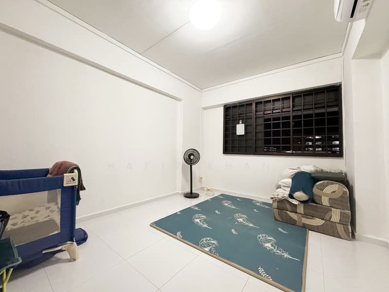 551 Woodlands Drive 44, 551 Woodlands Drive 44, 3 Bedrooms, 1,001 sqft, HDB Flat For Rent, by Hafiz Khan, 60005136 - Living Room - PropertyGuru.com.sg
