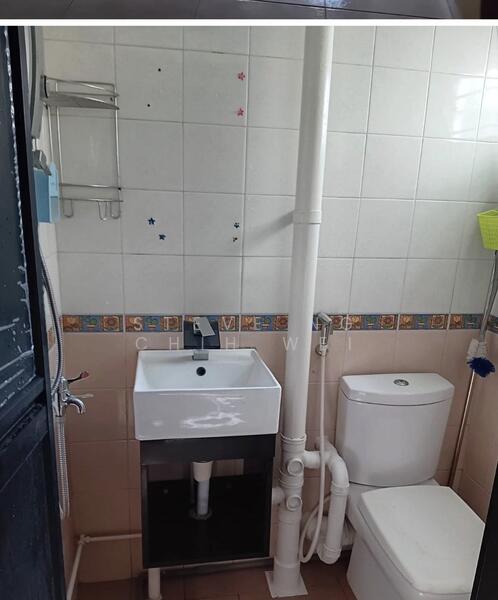57 Telok Blangah Heights, 57 Telok Blangah Heights, Harbourfront / Telok Blangah, Room Rental, 700 sqft, HDB Flat For Rent, by Steve Ng Chih Wei, 60005253 - Bathroom - PropertyGuru.com.sg