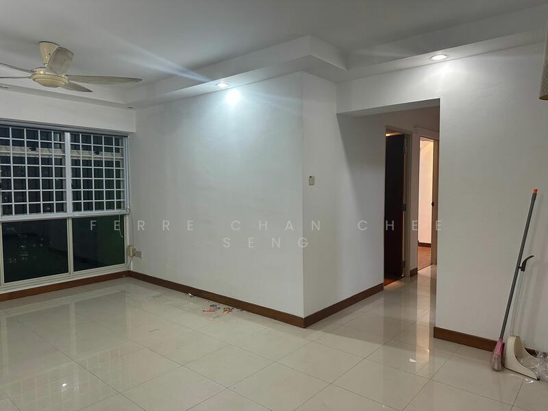 649 Punggol Central, 649 Punggol Central, 3 Bedrooms, 990 sqft, HDB Flat For Rent, by Ferre Chan Chee Seng, 60005345 - Living Room - PropertyGuru.com.sg