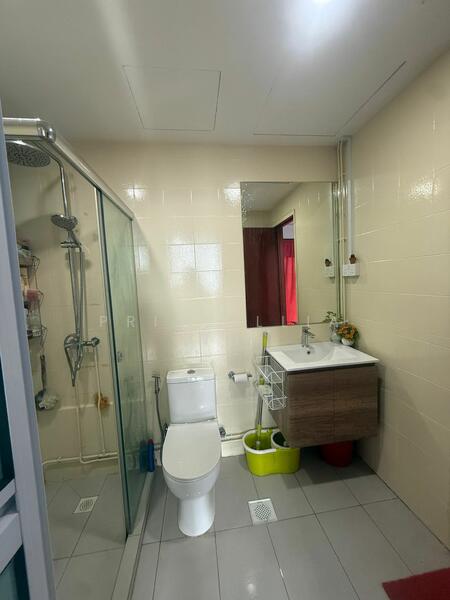 Parc Oasis, 35 Jurong East Avenue 1, Room Rental, 180 sqft, Condominium For Rent, by Priscillia Ng, 60005699 - Bathroom - PropertyGuru.com.sg