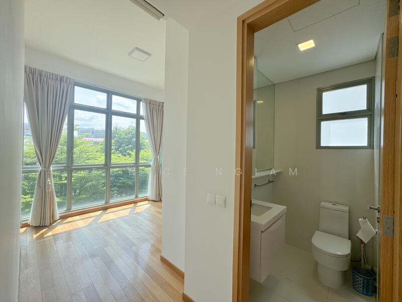 Gambir Ridge (Formerly Bartley Terrace, 16 Gambir Walk, 2 Bedrooms, 732 sqft, Condominium For Rent, by Eunice Ngiam, 60005805 - Master bedroom and bathroom - PropertyGuru.com.sg