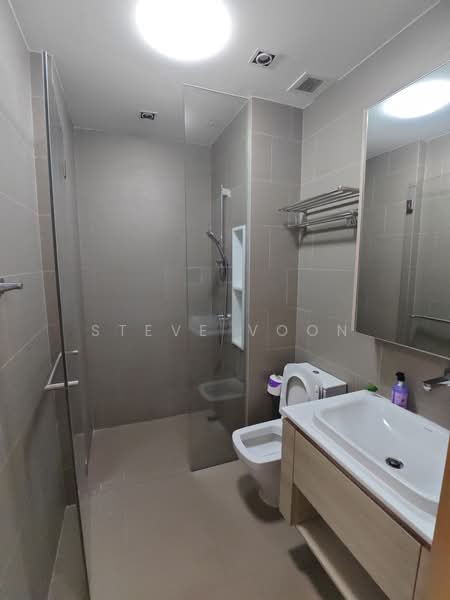 The Crest, 101 Prince Charles Crescent, Room Rental, 180 sqft, Condominium For Rent, by Steve Voon, 60006300 - Bathroom - PropertyGuru.com.sg