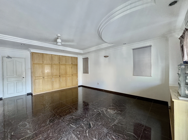 For Sale - 3 Storey Detached with Wide Frontage at Lorong H Telok Kurau